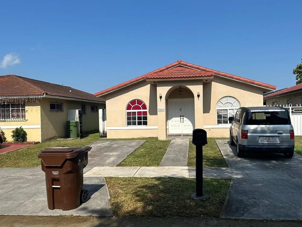 Reliable yard maintenance experts serving Miami, FL - Martinez305DDY Landscaping