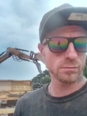 Martins Corporation Logo