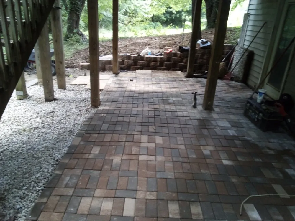 Top-rated residential landscaping experts serving Belleville, IL - Martin's landscaping & construction