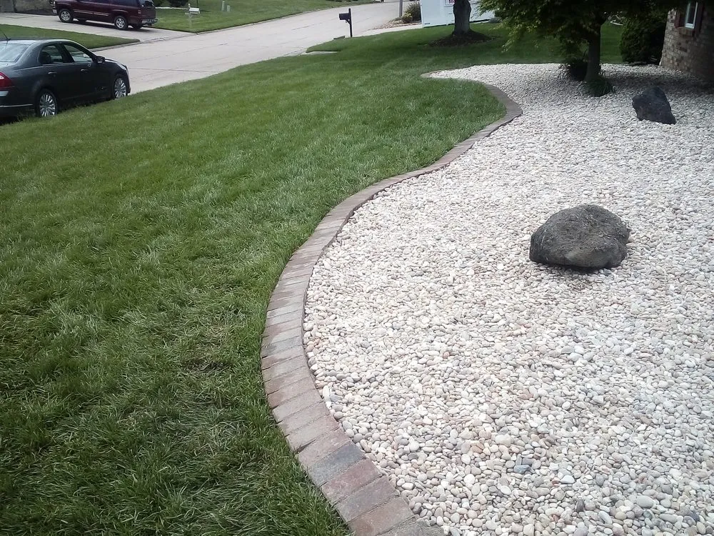 Affordable residential landscaping in Belleville, IL by Martin's landscaping & construction