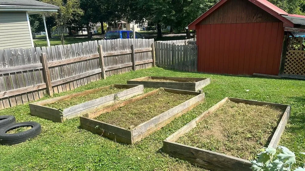 Trusted landscaping services experts serving Crestwood, KY - Martins Mowing