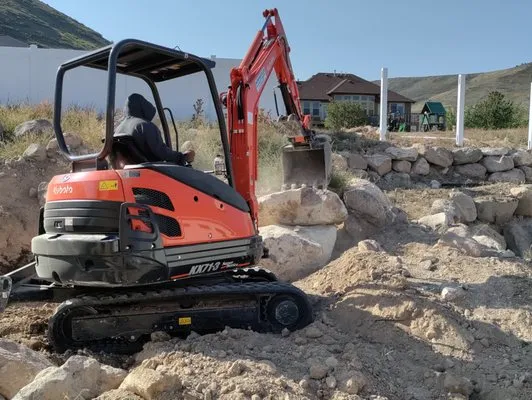 Martínez Landscaping & Snow Removal Logo