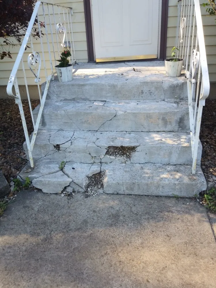 Top-rated lawn mowing service in Oak Lawn, IL by Marval Landscaping