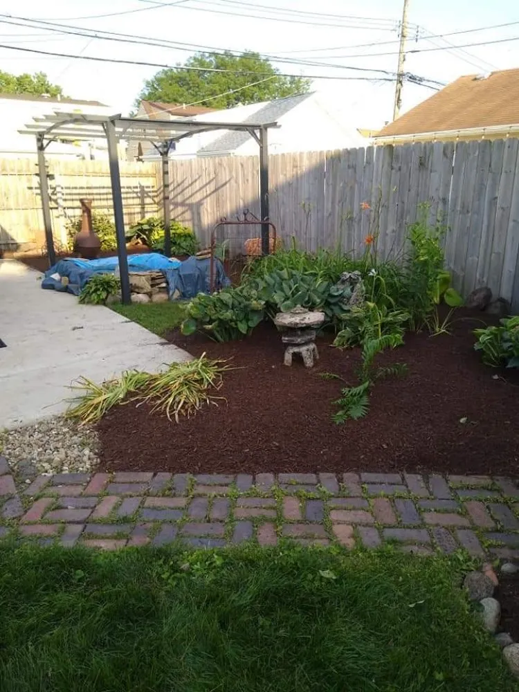 Professional residential landscaping with custom design in Oak Lawn, IL by Marval Landscaping