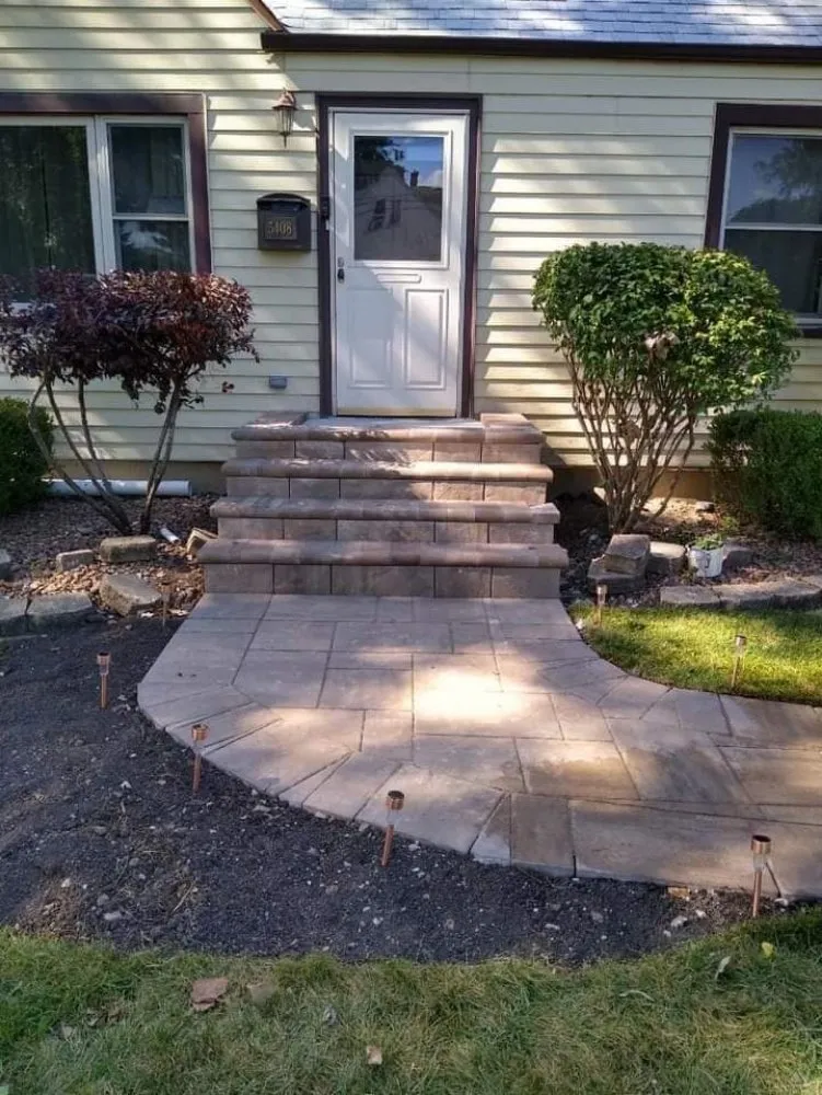 Professional garden landscaping in Oak Lawn, IL by Marval Landscaping