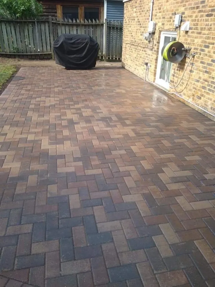 Professional lawn mowing service with custom design in Oak Lawn, IL by Marval Landscaping