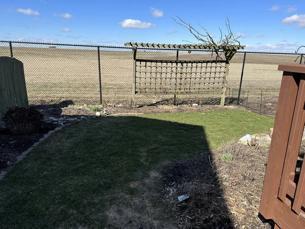 Local lawn mowing service experts serving Bloomington, IL - Marvel Bros Lawncare