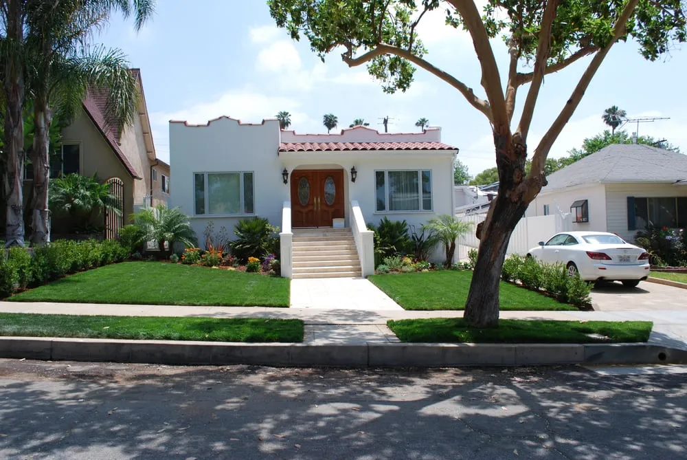 Professional lawn mowing service for residential properties across Pasadena, CA - Marvel Landscapes