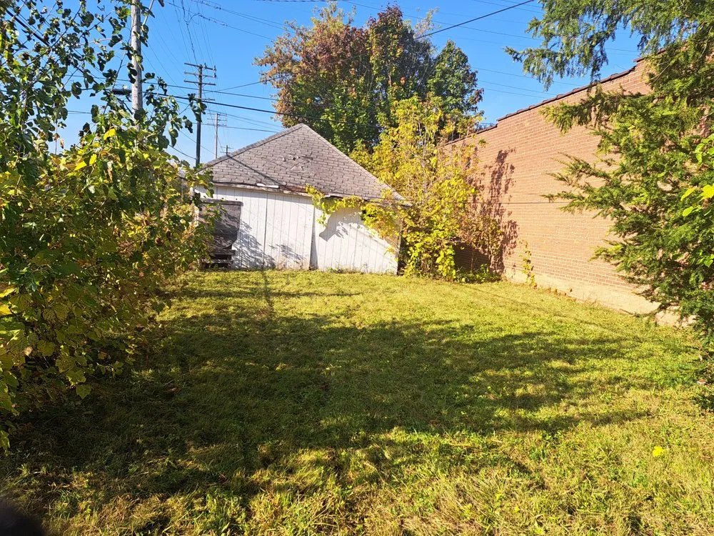 Reliable residential landscaping for beautiful yards across Dearborn Heights, MI - Marvelous Kutz