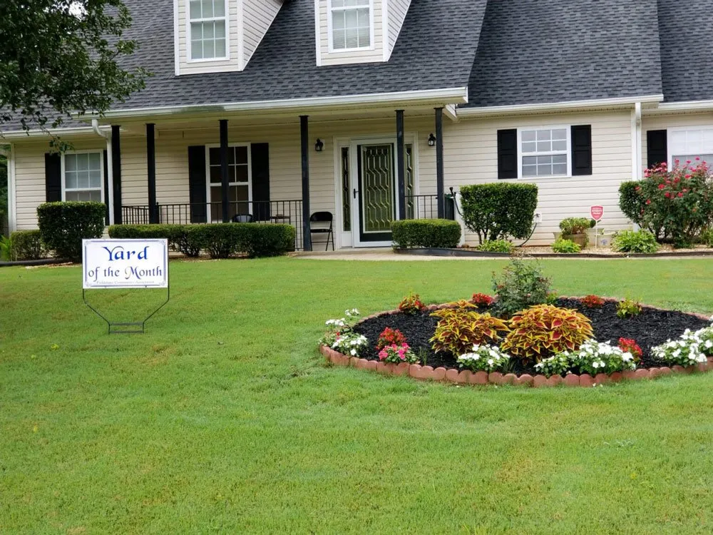 Reliable yard cleanup service in Southaven, MS - Marvin & Son landscaping