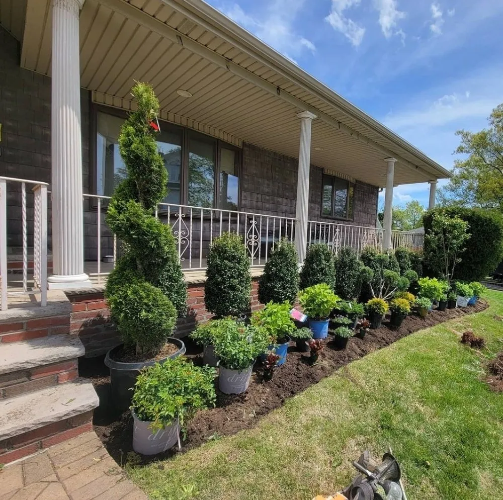 Top-rated yard cleanup service experts serving Inwood, NY - Marvin Garcia Landscaping Corp