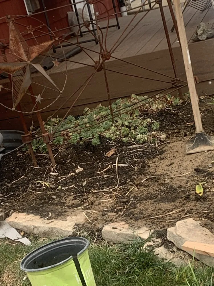 Custom lawn mowing service experts serving Newark, OH - Marvins Gardens Landscaping