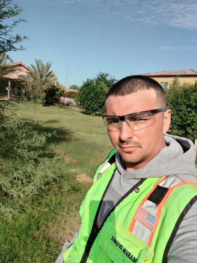 Reliable lawn mowing service in yuma, AZ - Marvins Gardens