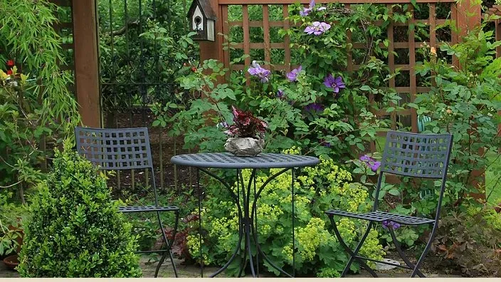 Expert lawn mowing service for beautiful yards across Lebanon, OH - Marvin's Organic Gardens