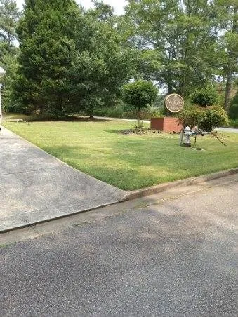 Trusted lawn mowing service in Riverdale, GA - Mary Houston Landscaping Services