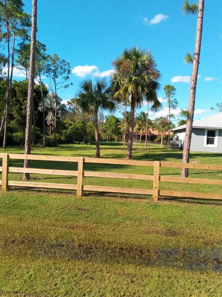 Custom lawn care service in Loxahatchee, FL - Mary&Peters Tree Trimming
