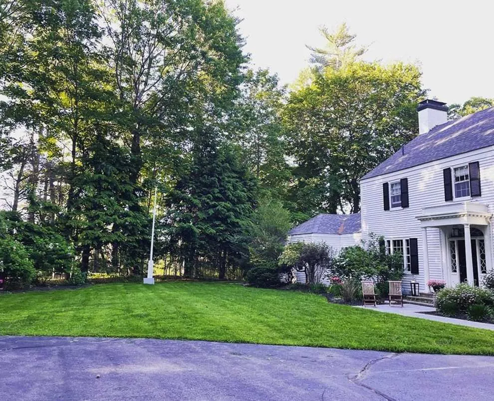 Reliable outdoor landscaping experts serving Phoenix, AZ - Maryvale Lawn Care