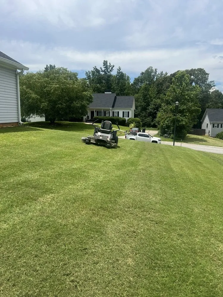 Reliable lawn care service for residential properties in Tallapoosa, GA by Mason Worx Property Maintenance