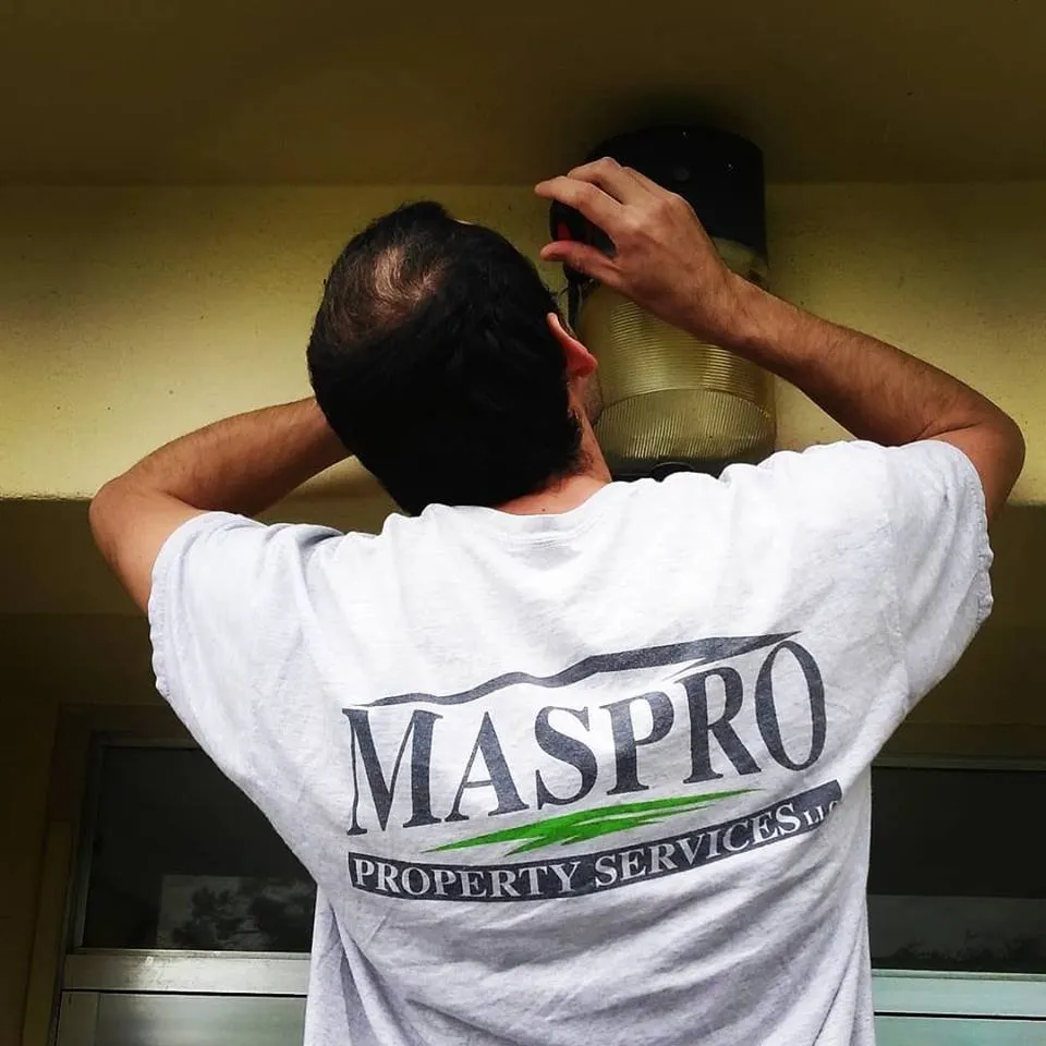 Custom yard cleanup service in Vero Beach, FL by Maspro Property Services
