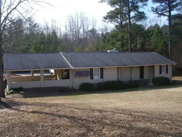 Local yard maintenance for year-round maintenance in Alpharetta, GA by Massey Services