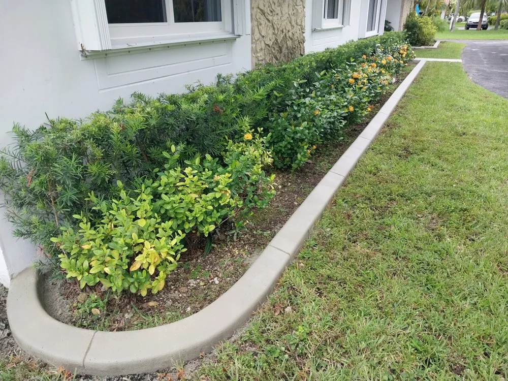 Custom landscape installation in Renton, WA by Master Borders