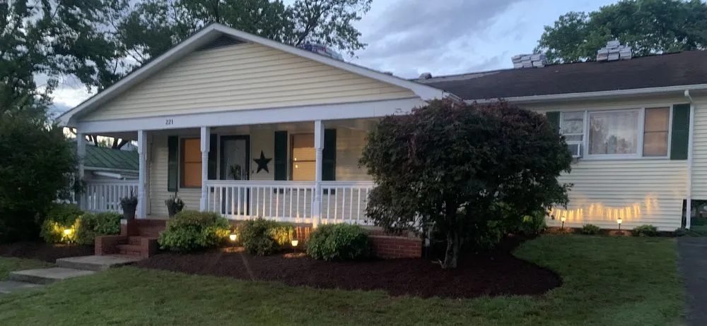 Custom lawn care service experts serving Fulks Run, VA - Master Class Landscaping & Pressure Washing
