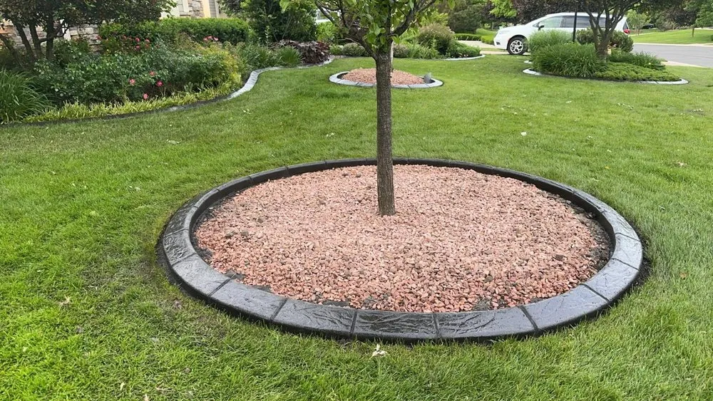 Affordable lawn mowing service for beautiful yards across Waukesha, WI - Master Curbz