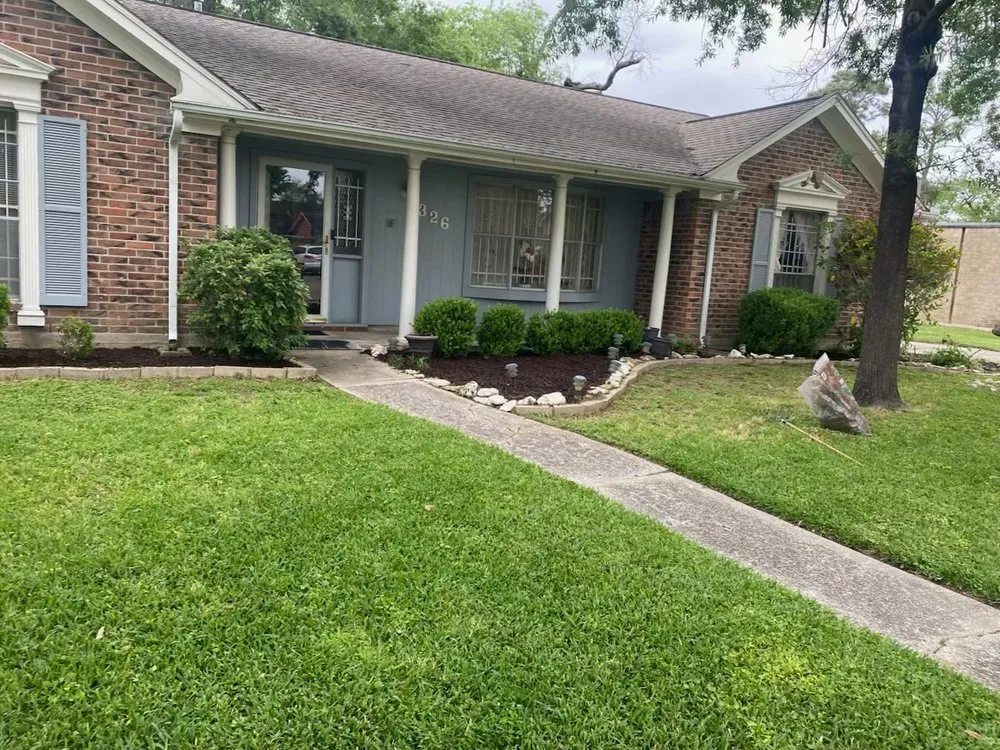 Professional lawn mowing service in Houston, TX - Master Fix It