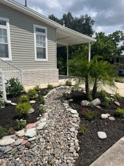 Custom landscape installation experts serving St. Petersburg, FL - Master Gardener Landscaping