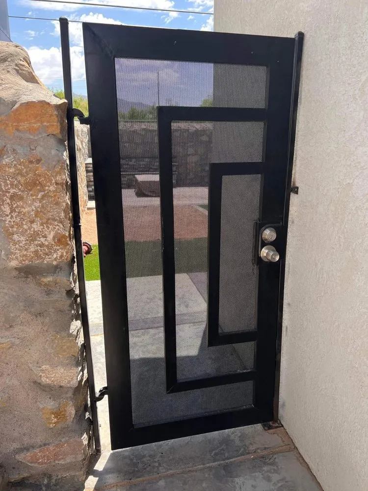 Expert lawn care service for residential properties across El Paso, TX - Master Home Experts