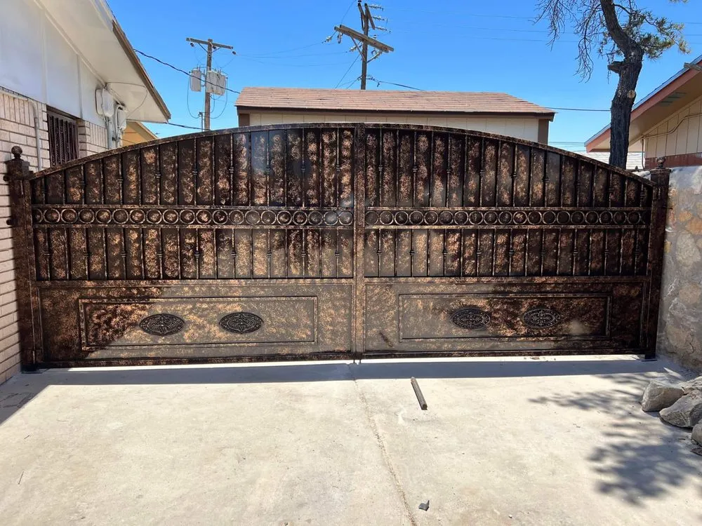 Custom lawn mowing service for beautiful yards across El Paso, TX - Master Home Experts