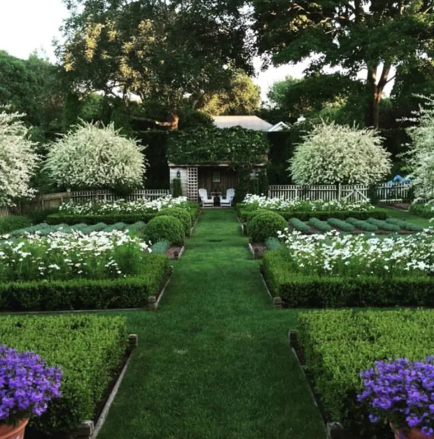 Top-rated lawn mowing service for year-round maintenance across Lorain, OH - Master Landscaping Sprinklers