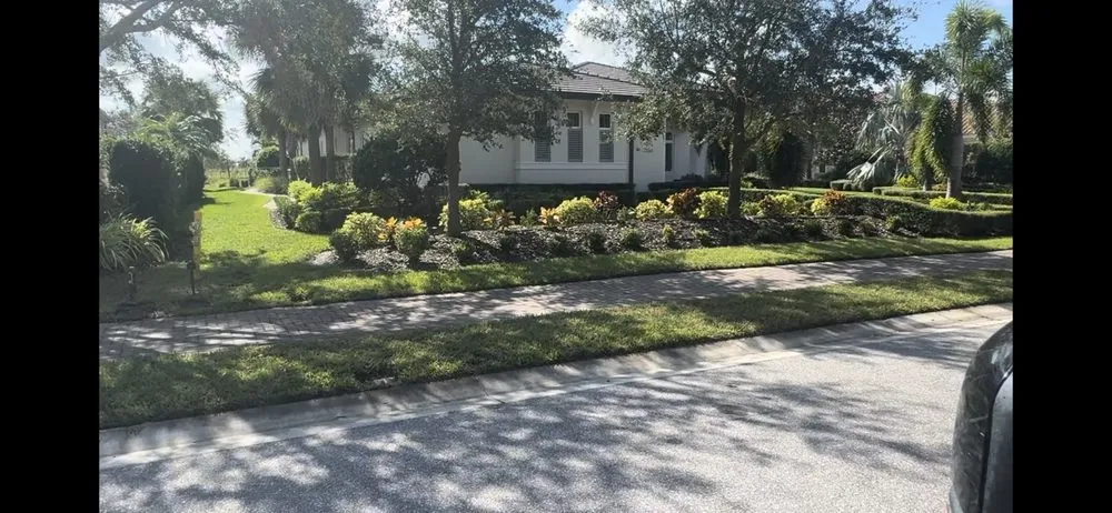 Affordable garden landscaping for residential properties across Sarasota, FL - Master Tech Services Inc