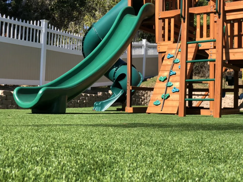 Top-rated lawn care service with custom design across San Diego, CA - Master turf