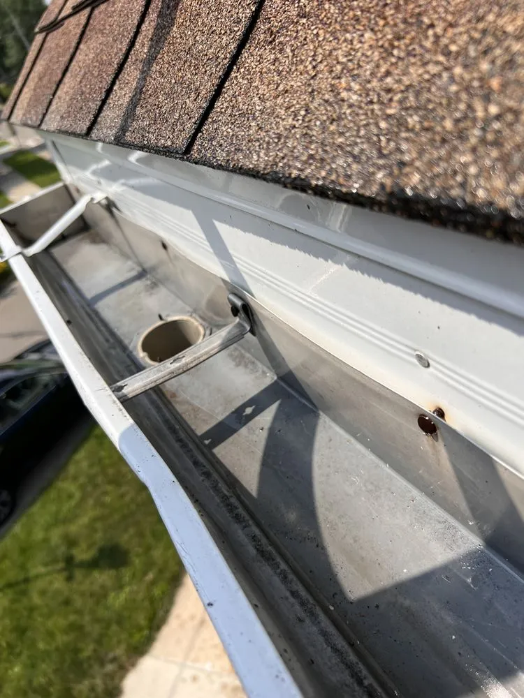 Affordable yard maintenance for year-round maintenance in Madison, WI by Masterful Home Cleaners