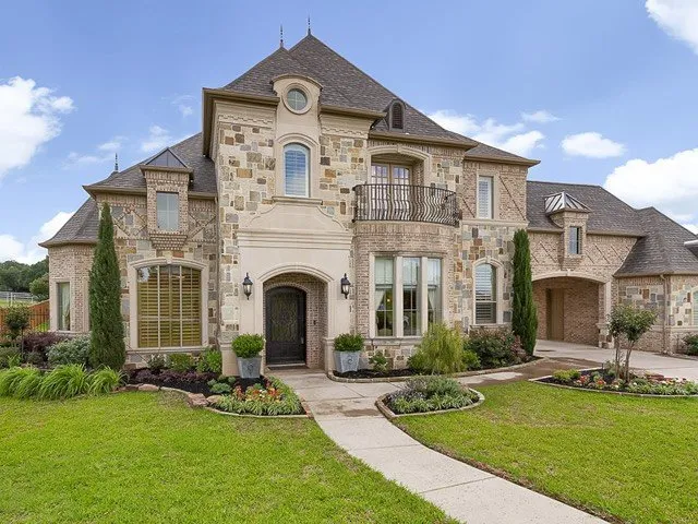 Affordable outdoor landscaping for homes across Keller, TX - MasterLawn Service