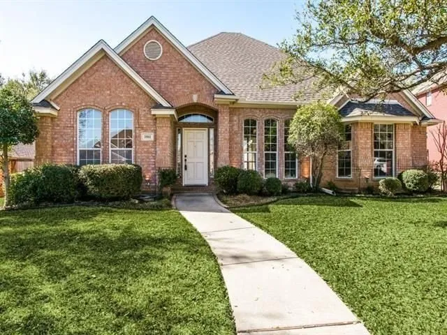 Top-rated lawn care service experts serving Keller, TX - MasterLawn Service