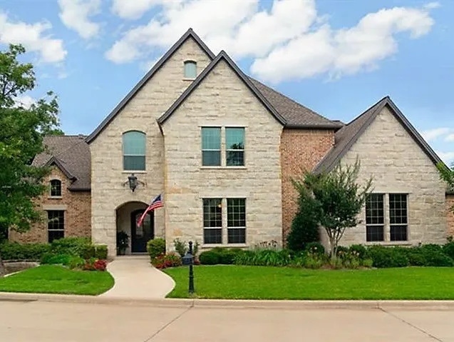 Professional lawn mowing service in Keller, TX - MasterLawn Service