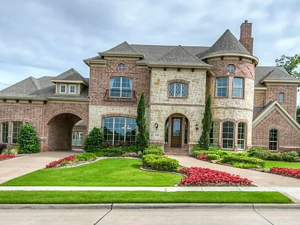 Affordable yard maintenance in Keller, TX by MasterLawn Service