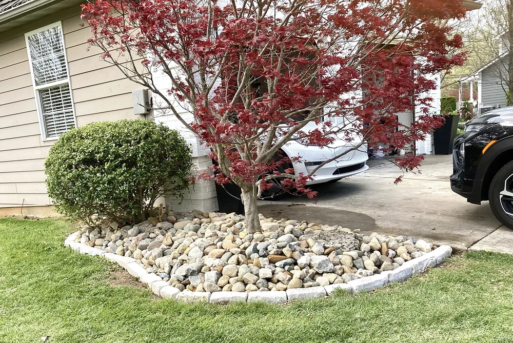 Expert landscaping services in Collinsville, IL by Masterpiece Landscaping