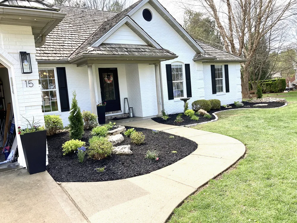 Custom yard cleanup service in Collinsville, IL - Masterpiece Landscaping