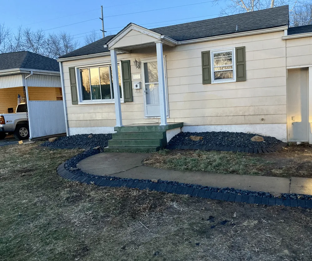 Professional garden landscaping for beautiful yards in Collinsville, IL by Masterpiece Landscaping