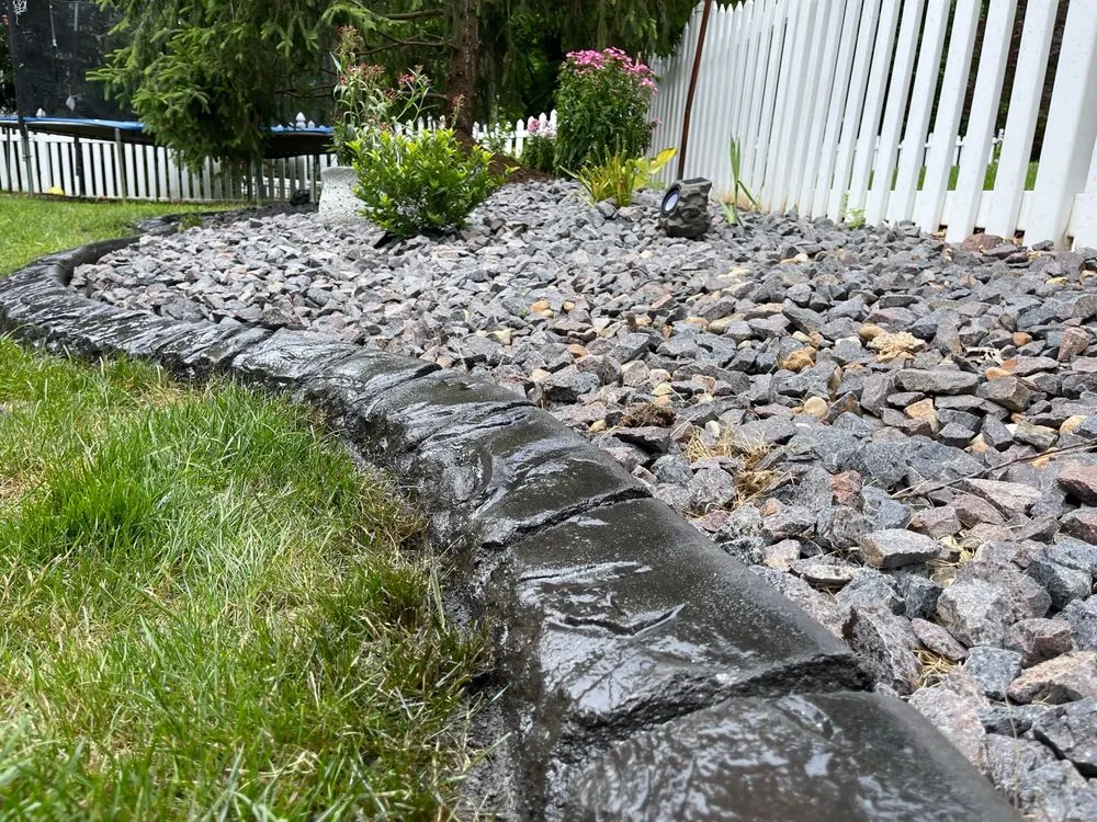 Custom outdoor landscaping in Weldon Spring, MO by Masterstone Hardscapes