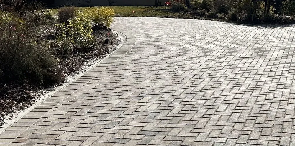 Professional landscaping services for residential properties in Orlando, FL by Matao pavers services