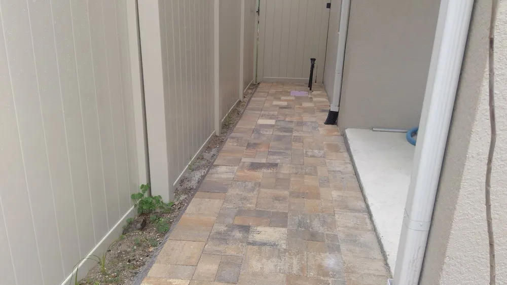 Reliable yard maintenance with custom design in Orlando, FL by Matao pavers services