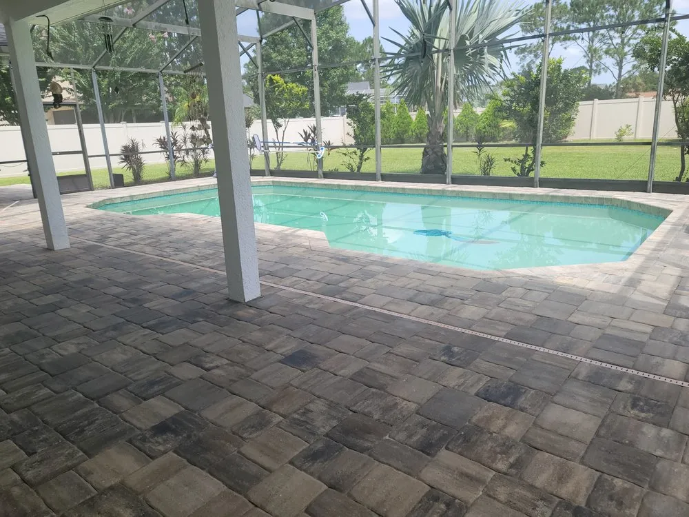 Reliable lawn mowing service in Orlando, FL by Matao pavers services