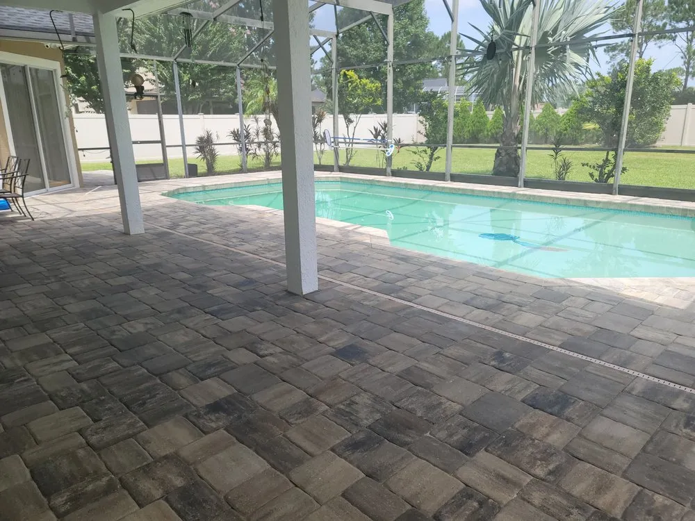 Affordable yard maintenance for beautiful yards in Orlando, FL by Matao pavers services