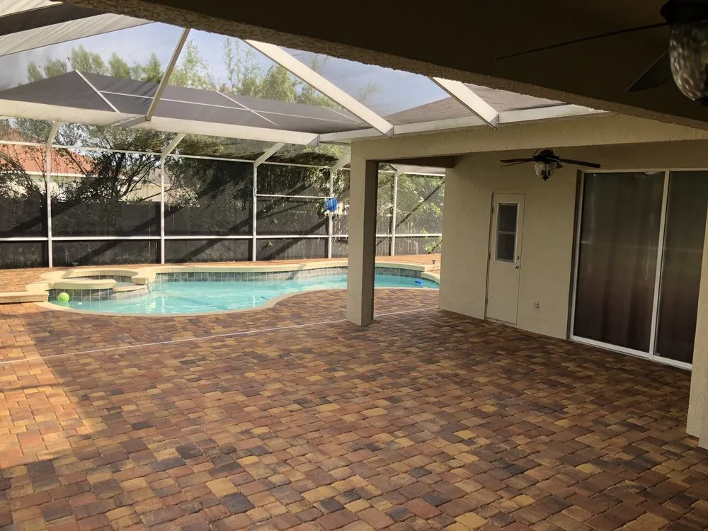 Professional yard maintenance for homes in Orlando, FL by Matao pavers services