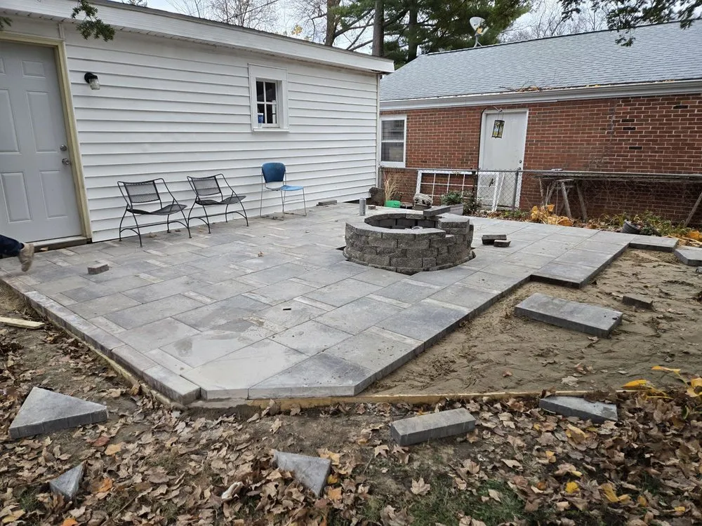 Professional yard cleanup service for homes across Champaign, IL - Mateo Landscaping