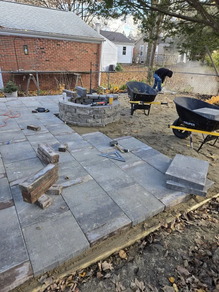 Custom lawn care service in Champaign, IL by Mateo Landscaping